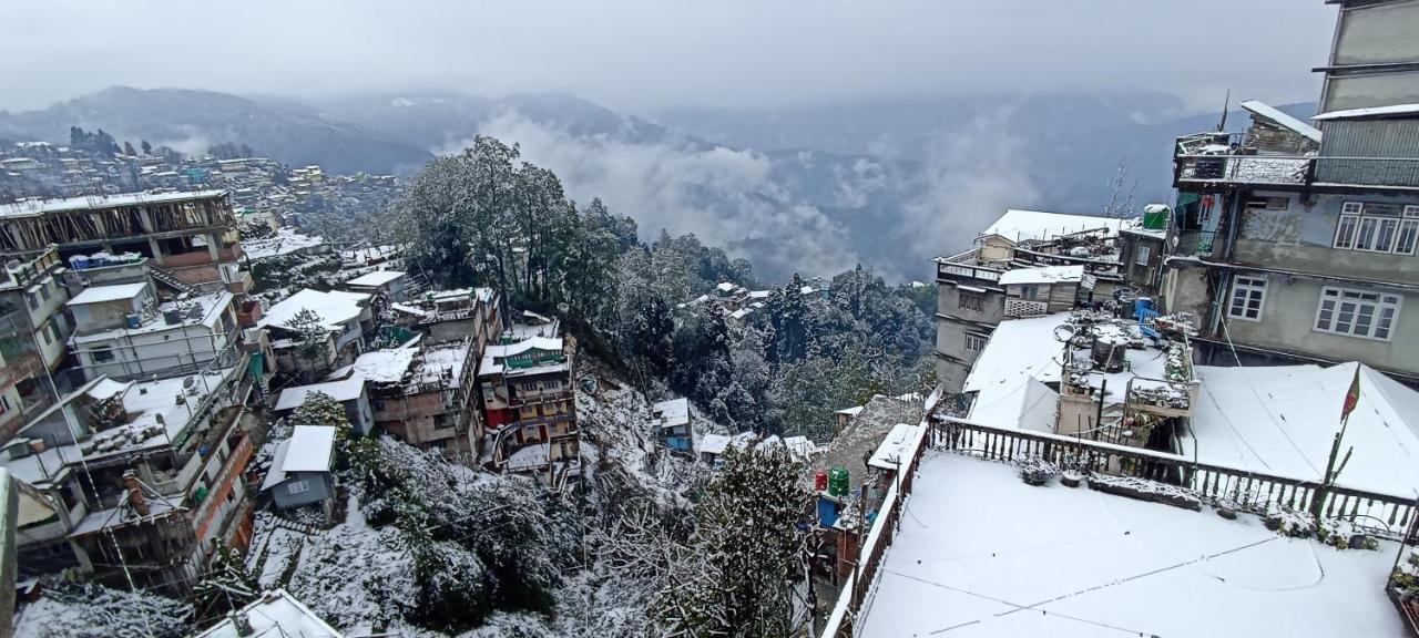 Hotel Amaira Darjeeling  Buitenkant foto